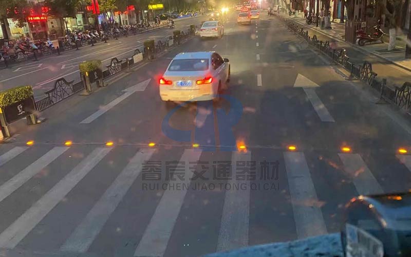 Road Stud Reflectors In Intelligent Crosswalk System
